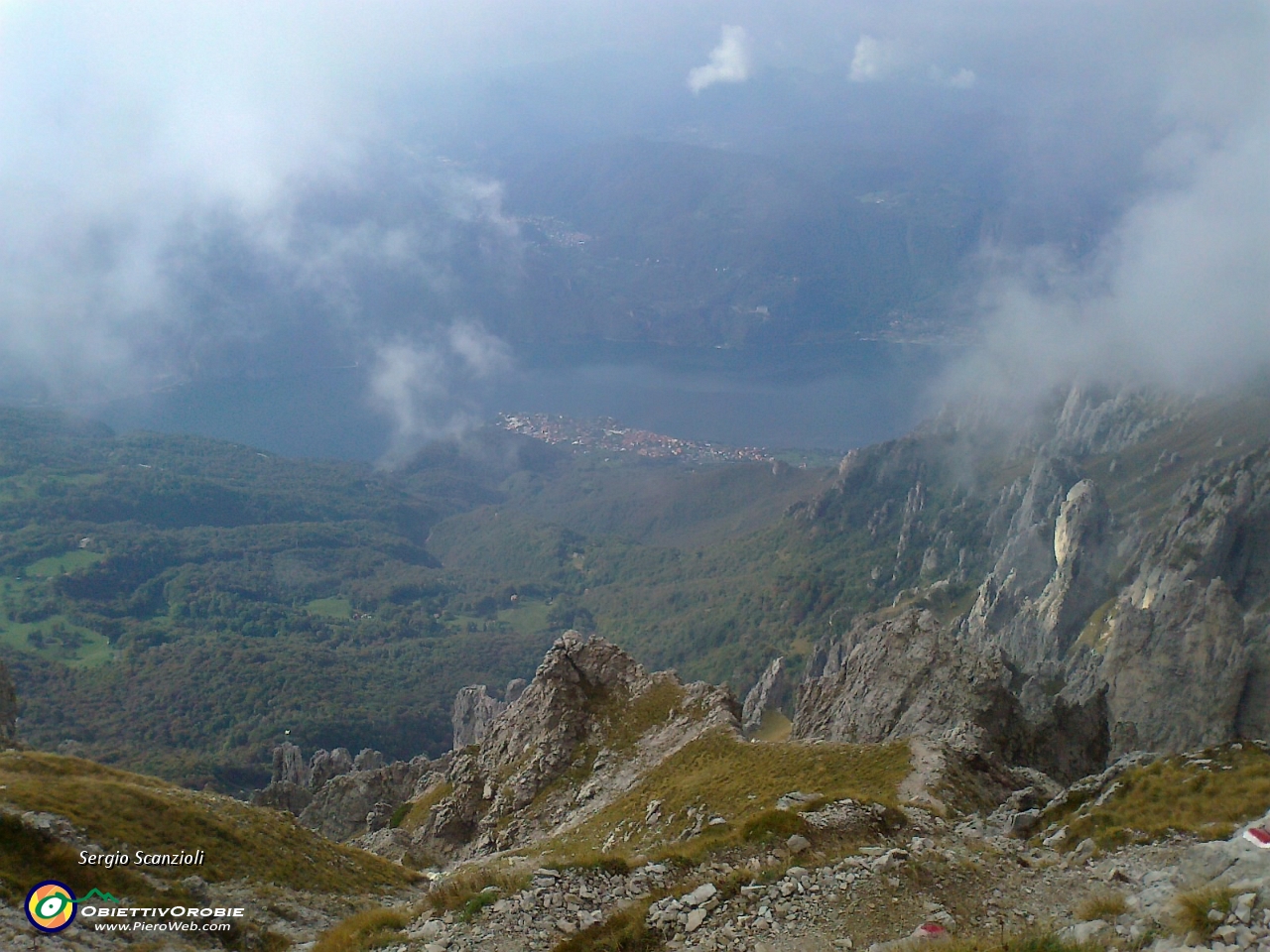 33 Il lago si intravede.jpg